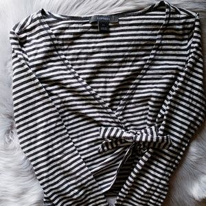 EXPRESS Black & Gray Faux Wrap Crop Long Sleeve XS
